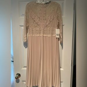 Zara Lace & Pleat dress- NWT size L